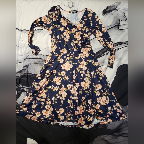 Cherry blossom dress - Picture 1 of 2